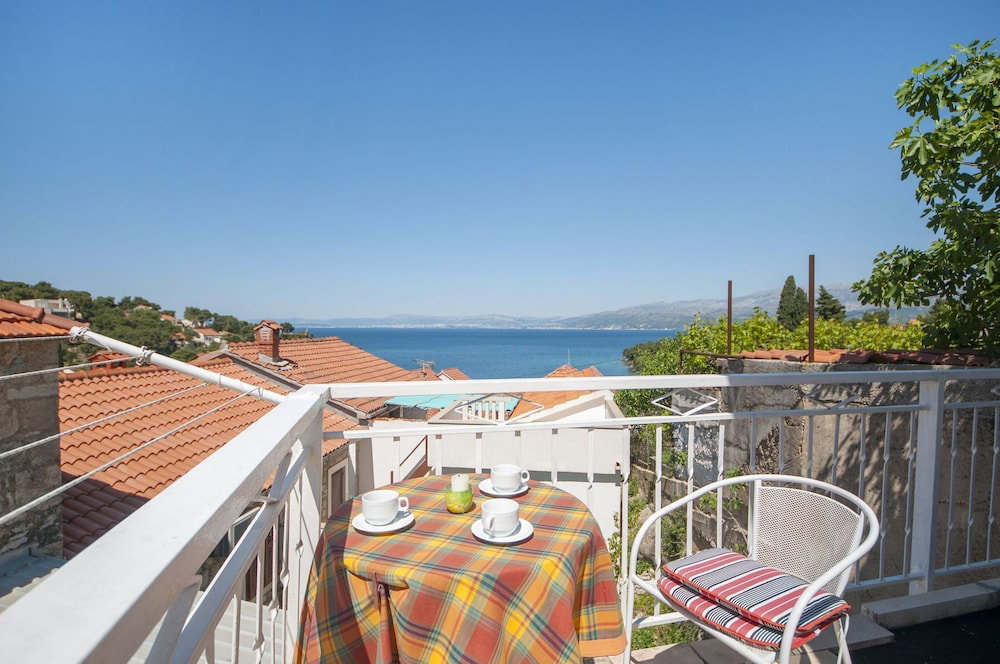 Hotel Apartments Mira