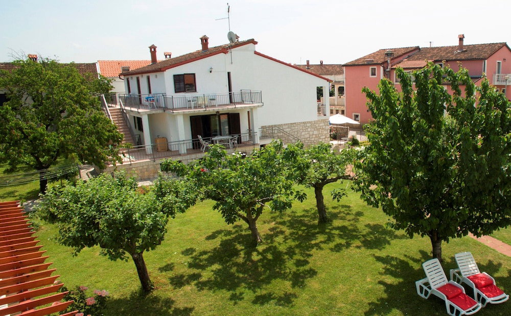 Hotel House Bozac