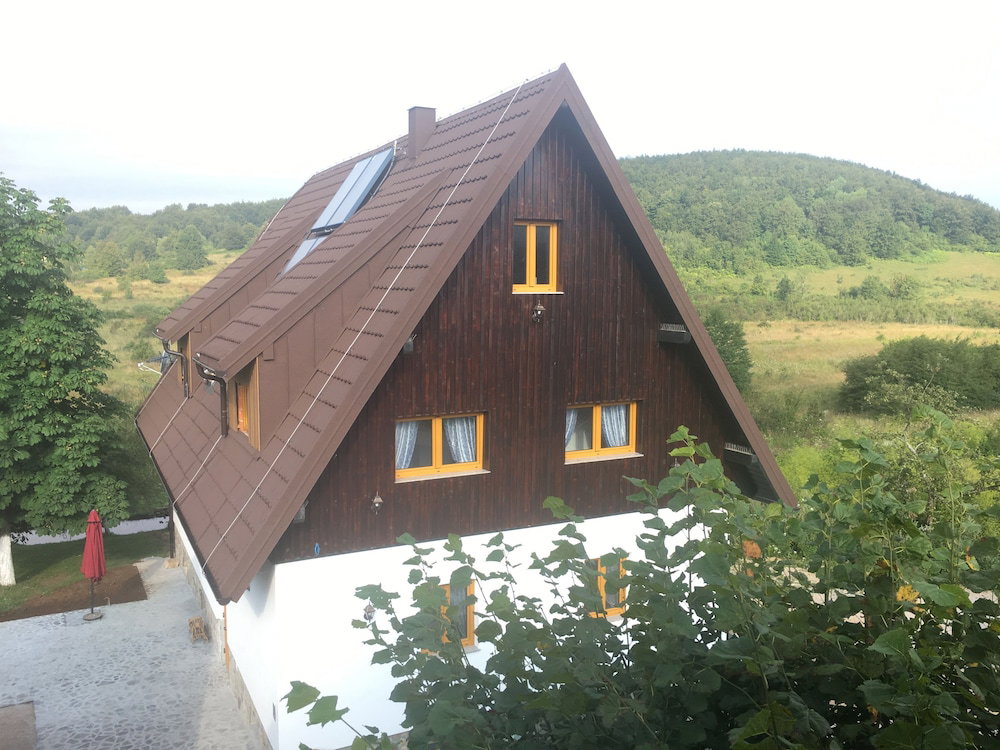Hotel Rustic Inn River