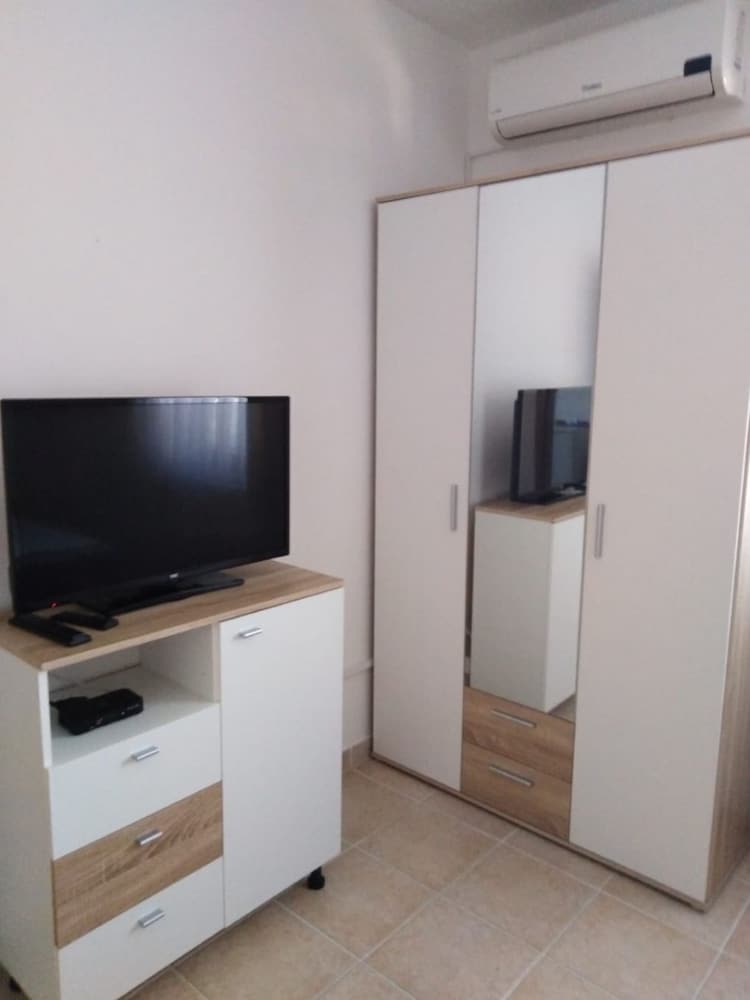 Hotel Apartments Tomy