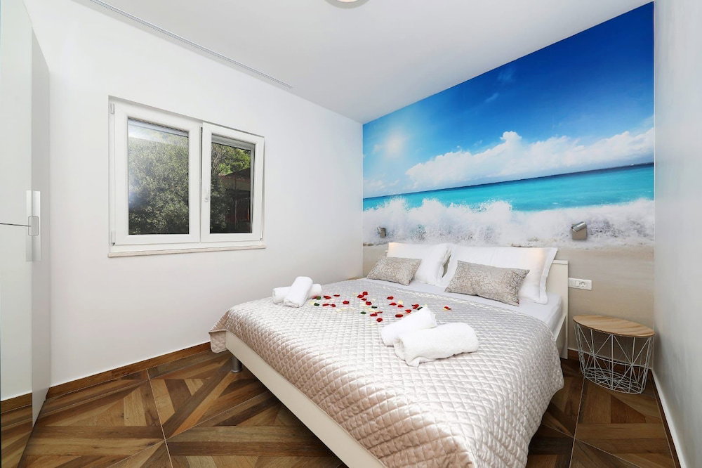 Hotel Apartments Redstone Luxury Apartments