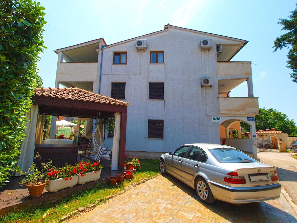 Hotel Apartment Marija 85