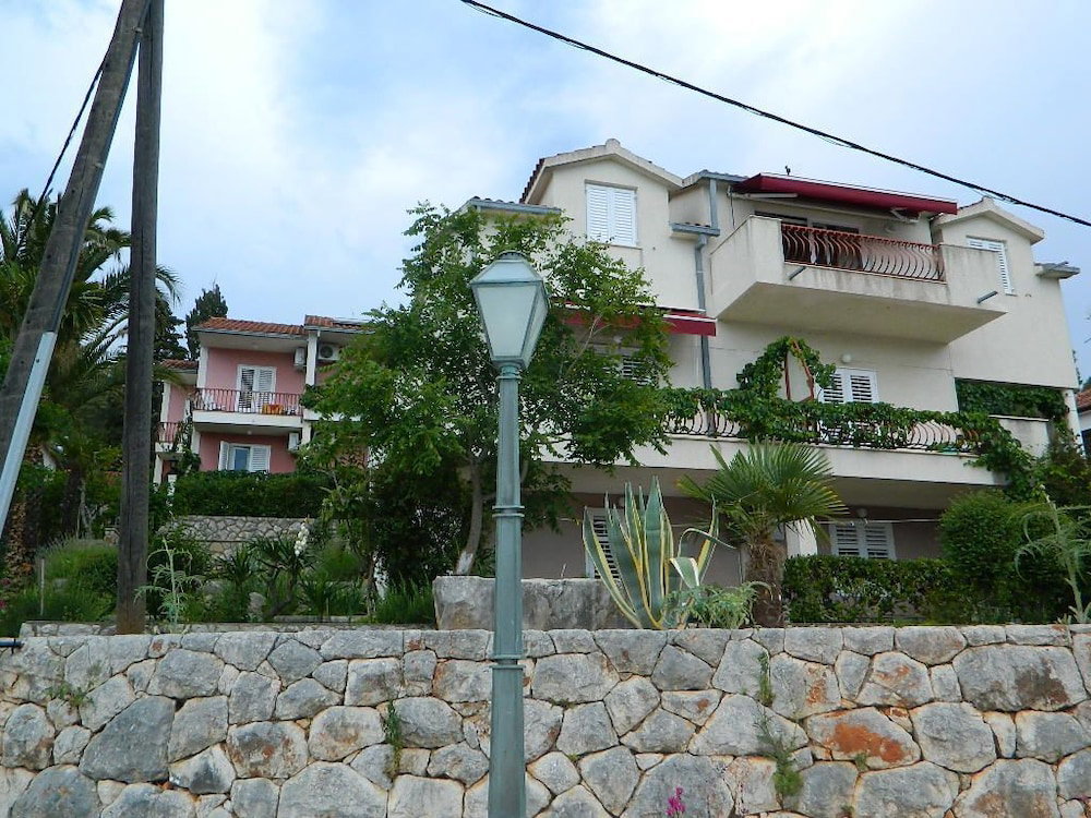 Hotel Apartment And Room Darinka