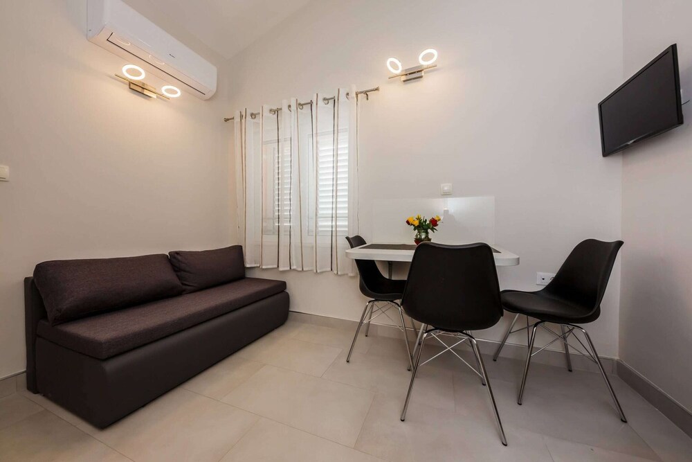 Hotel Coastal Apartment In Sibenik-Brodarica