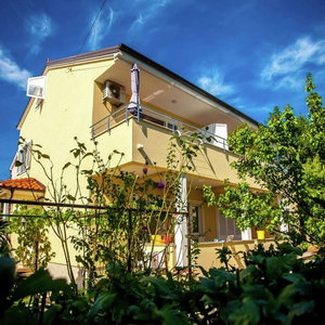 Hotel Spacious Apartment In Vantacici Near Sea cazare Malinska