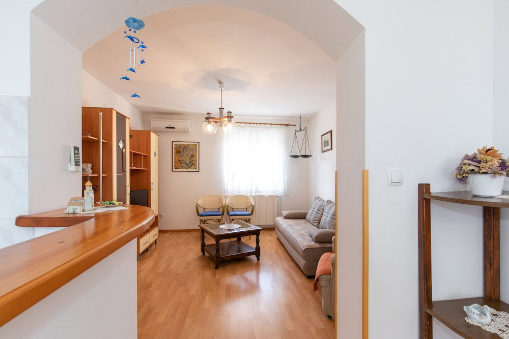 Hotel 2-Bedroom Krk Apartment - Near Krk Beaches & Town!