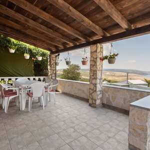 Hotel Simplistic Holiday Home In Jasenice Rovanjska Near Sea cazare Jesenice