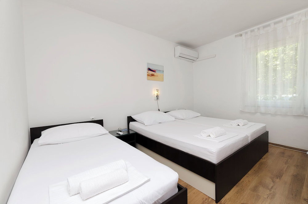 Hotel Apartments And Rooms Jengic