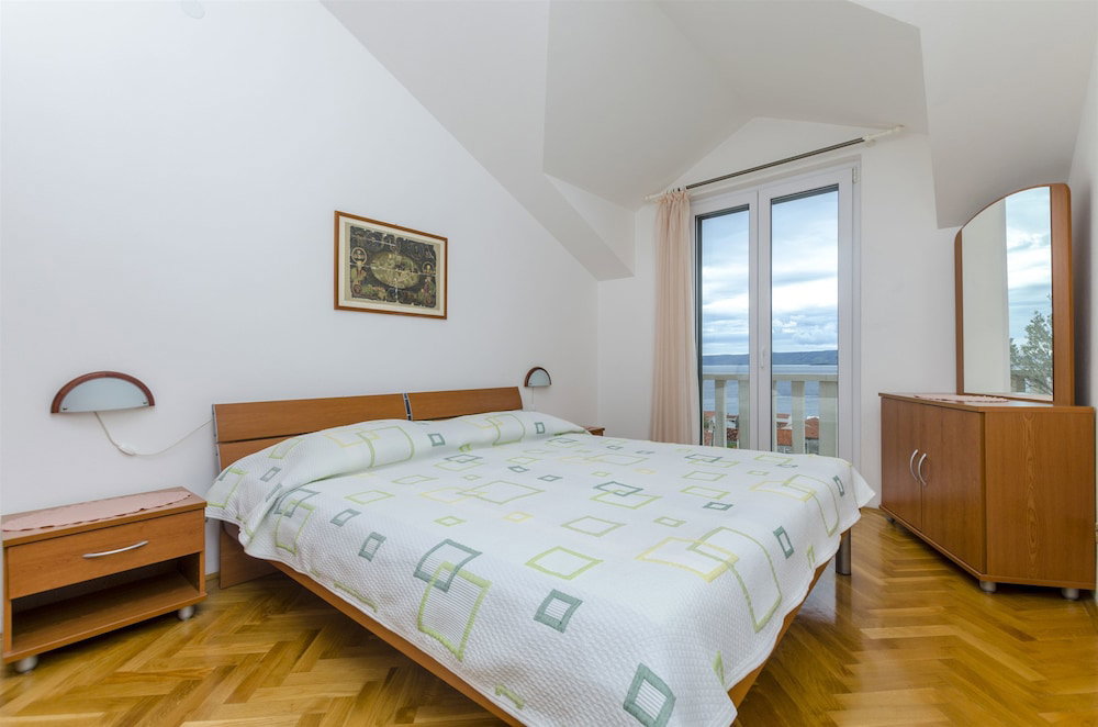 Hotel Apartment And Rooms Mate