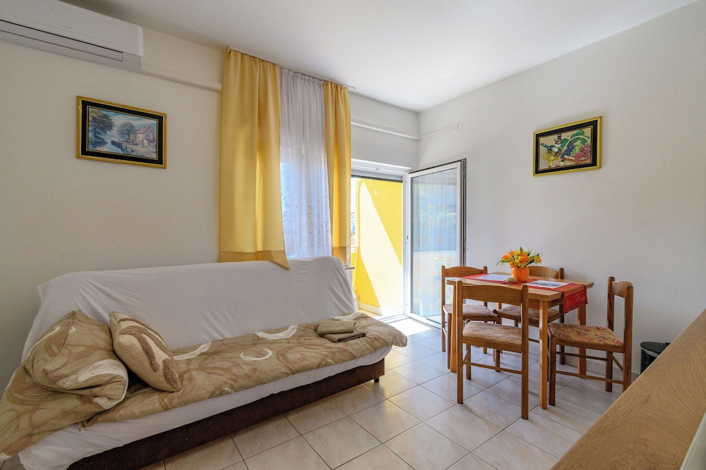 Hotel Apartments Tomo