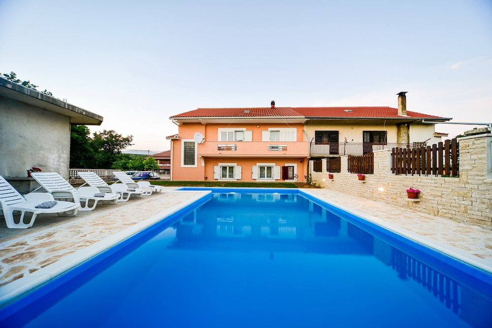 Hotel Apartment In Slivnica With Private Pool