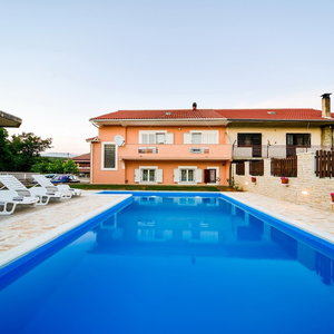 Hotel Apartment In Slivnica With Private Pool cazare Posedarje