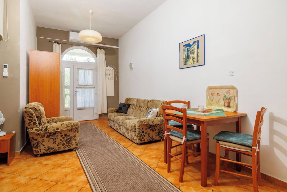 Hotel Apartments Nana