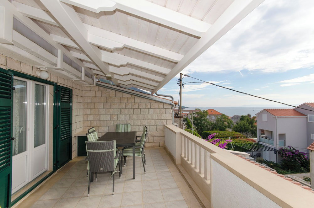 Hotel Apartments Klisovic
