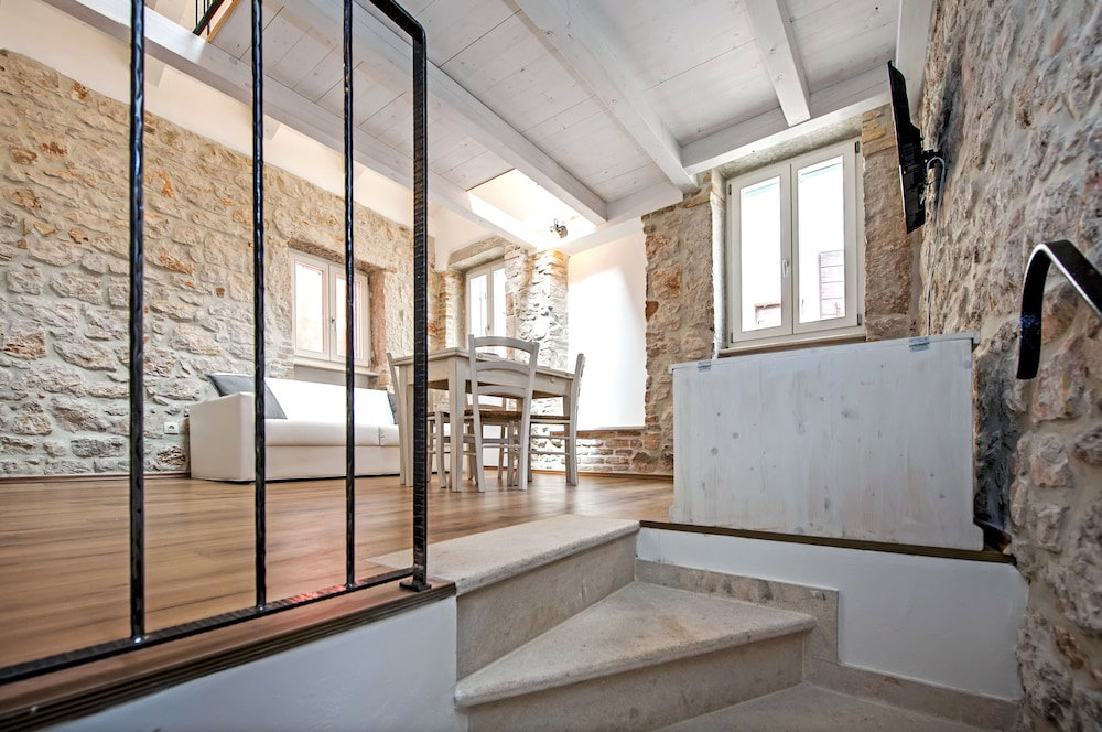 Hotel Apartments Casa Roccia Bianca
