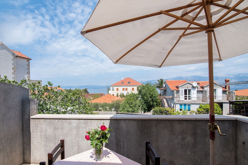 Hotel Apartment Alana -