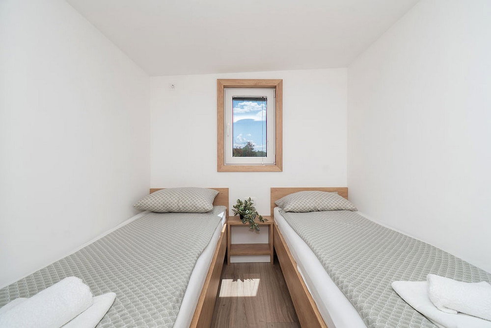 Hotel Mobile Home Banovi Dvori Iii