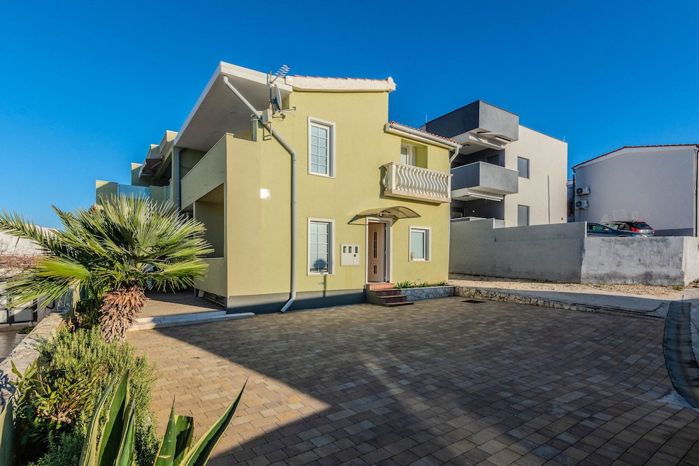 Hotel Apartments Mahnet