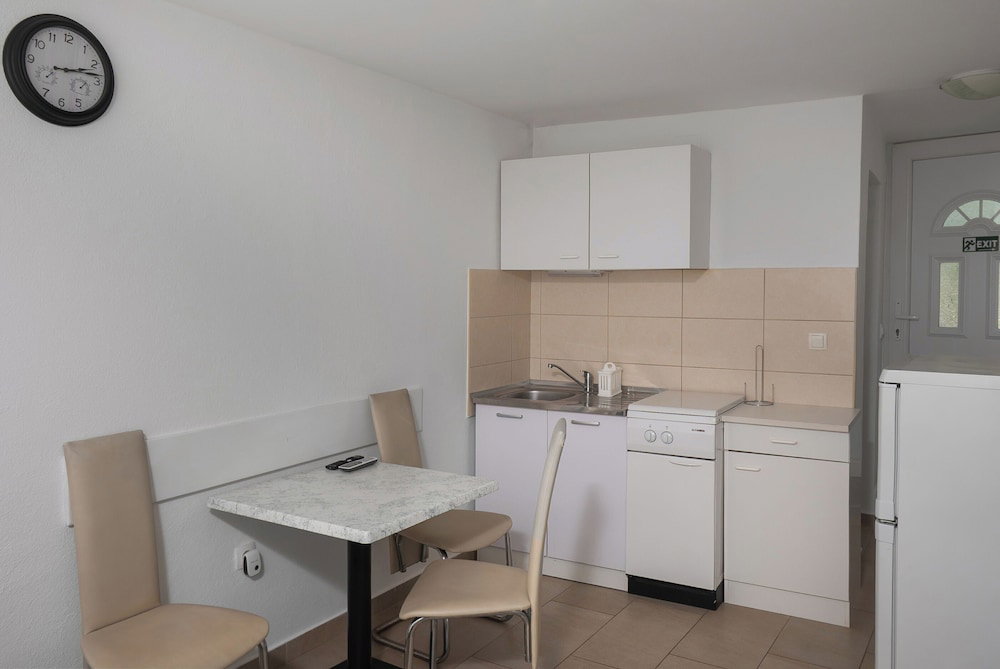Hotel Apartments Jadranka