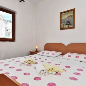 Hotel Apartments Nikola cazare Bol