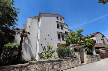 Hotel Apartments And Rooms Dino