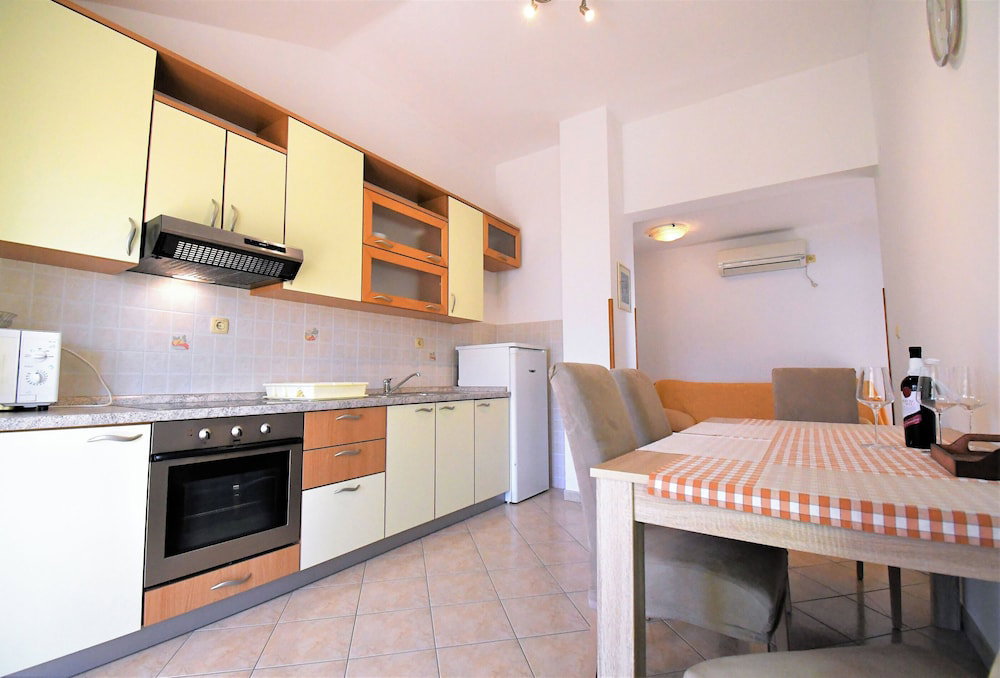 Hotel Apartments Mirjana V