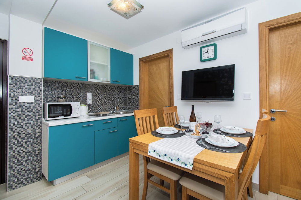 Hotel Apartment Lucija
