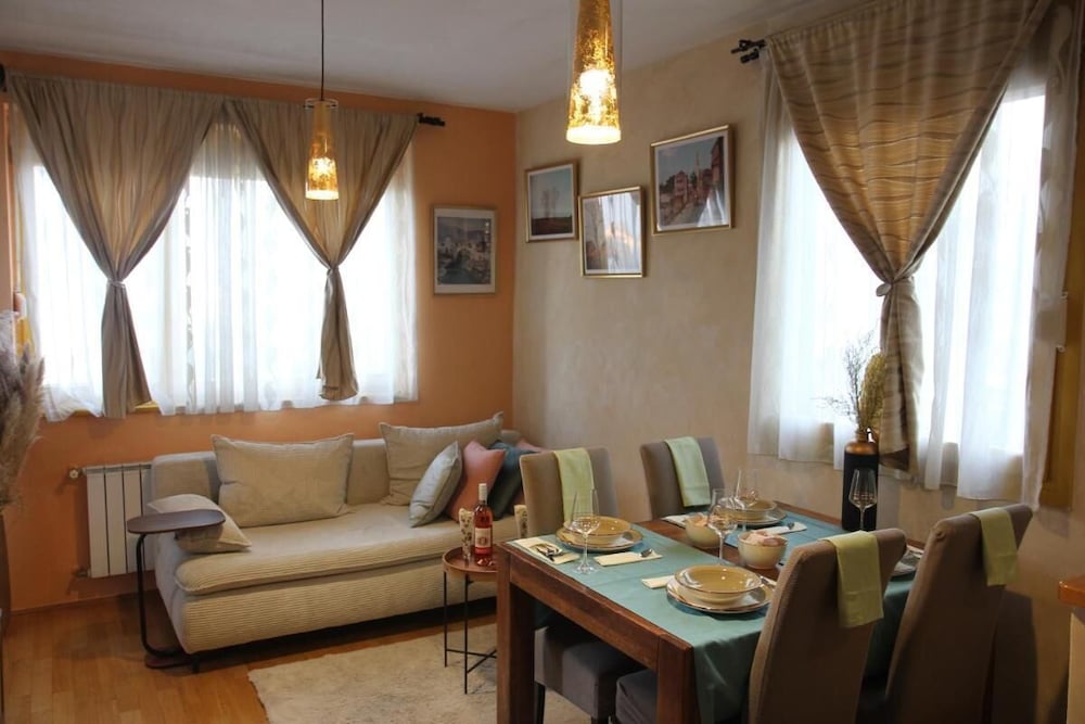 Hotel Aniks Cozy Apartment With Netflix,Hbo In Zagreb