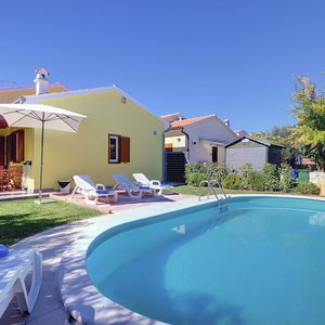 Hotel Detached Holiday House With Private Pool Only Near The Beach cazare Medulin
