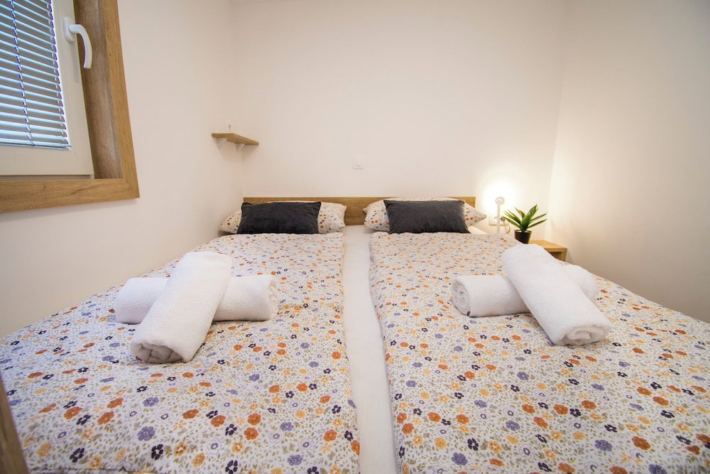 Hotel Mobile Home Banovi Dvori Ii