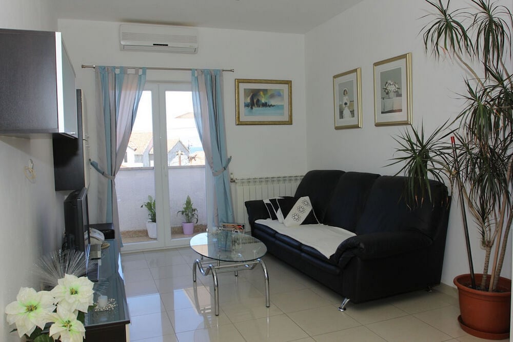 Hotel Apartment Karla 4