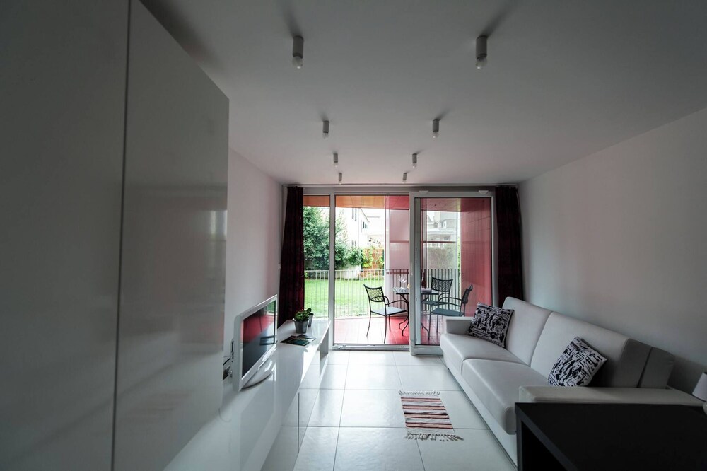 Hotel No5 Studio With Garden View