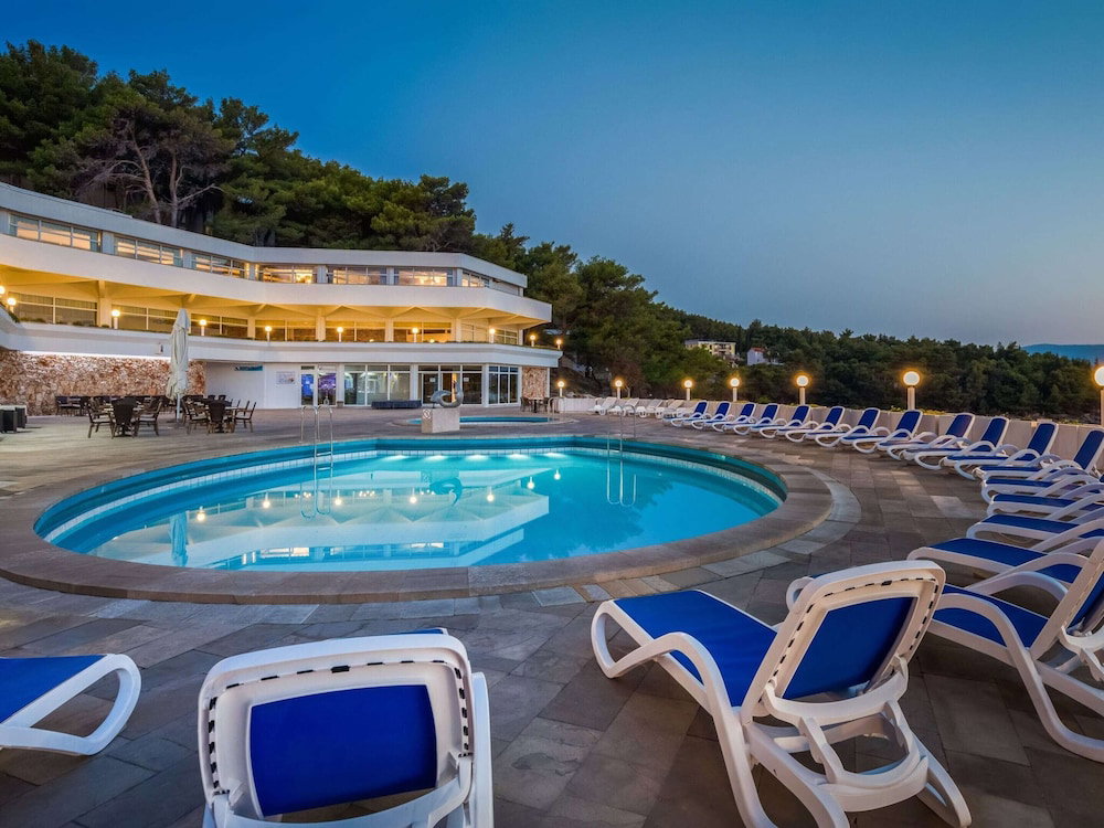 Hotel Beautiful Apartments In Jelsa, With Pool