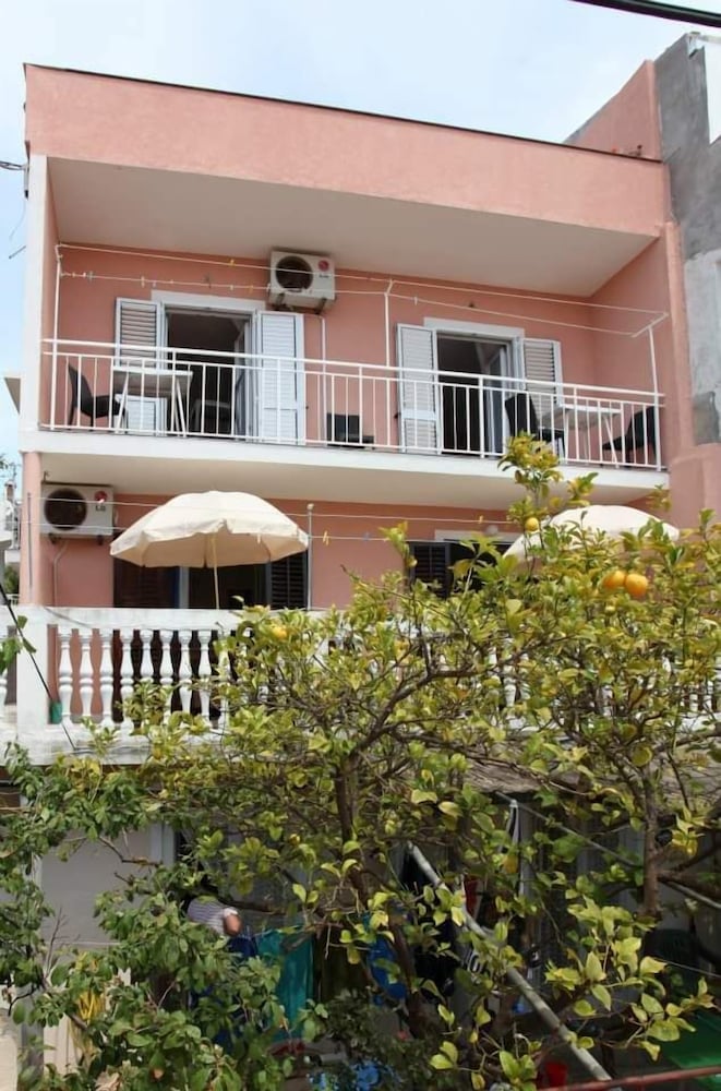Hotel Apartments Alissa