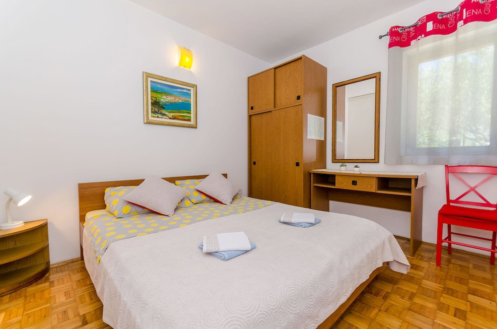 Hotel Apartments Pharos