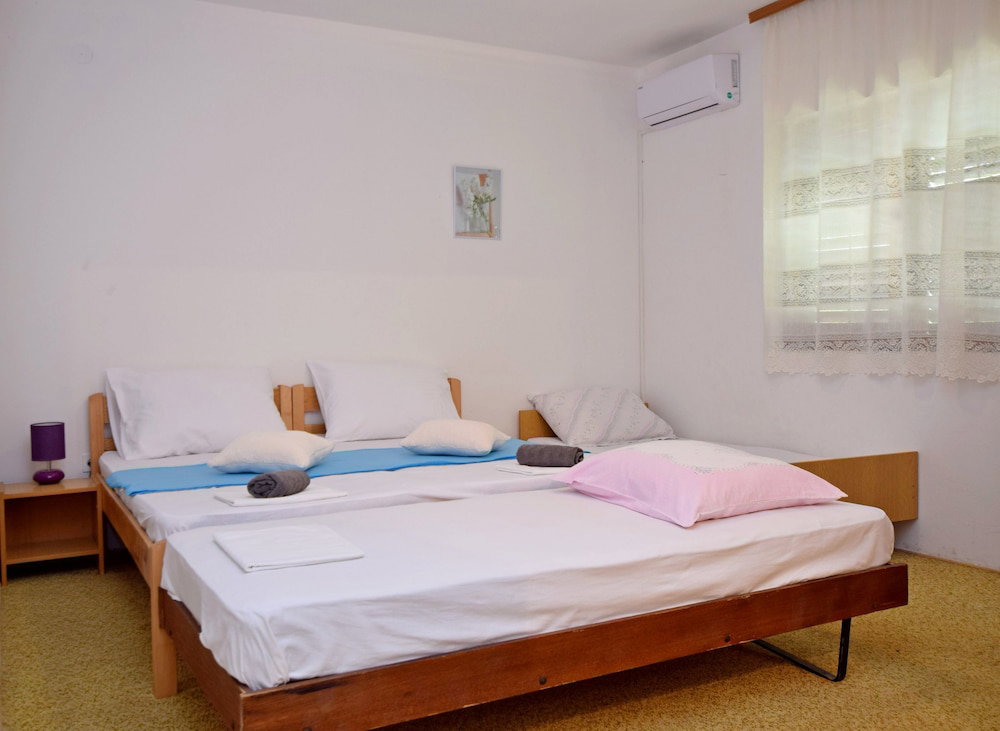 Hotel Apartment And Rooms Mila