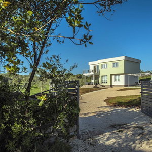 Hotel Comfortable House With Large Garden And Terrace, Near The Beach cazare Vodnjan