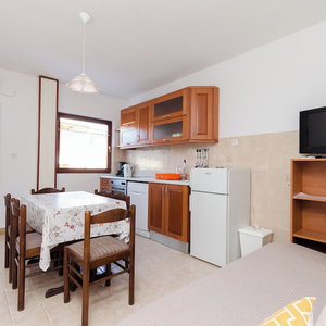 Hotel Apartments Ljubica J cazare Lopar