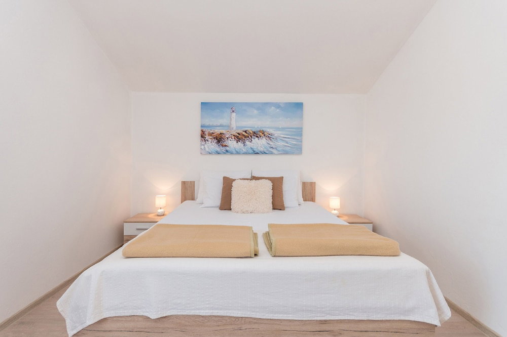 Hotel Apartment Lucija