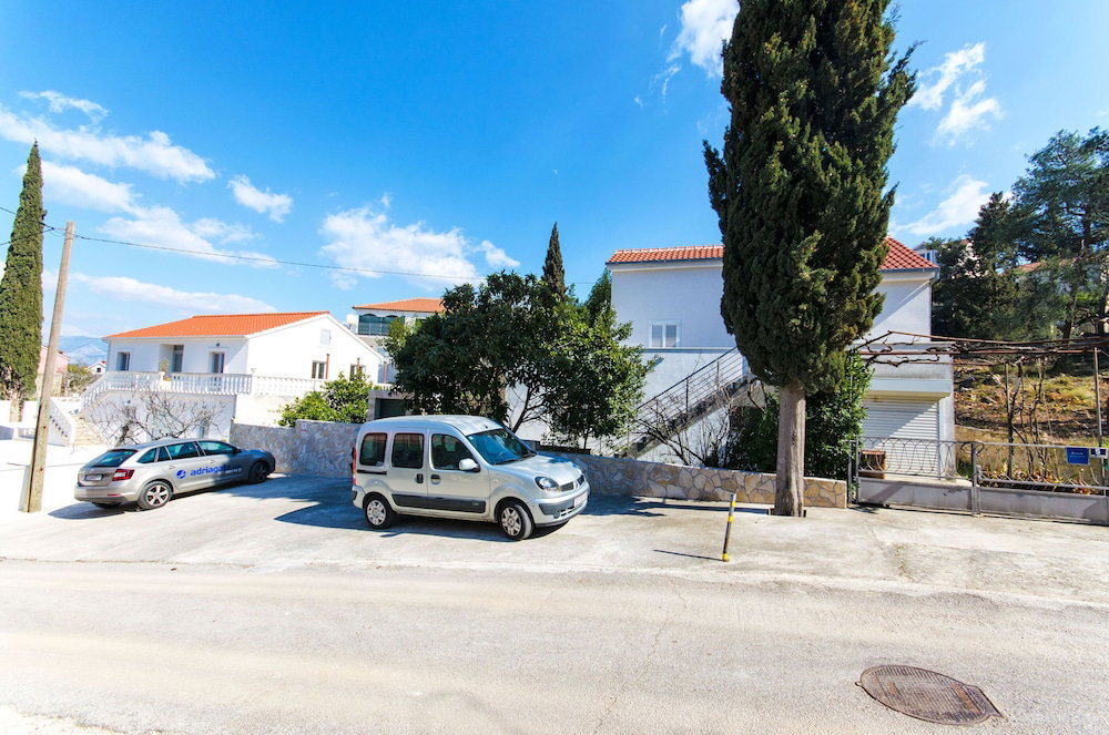 Hotel Apartment Lada