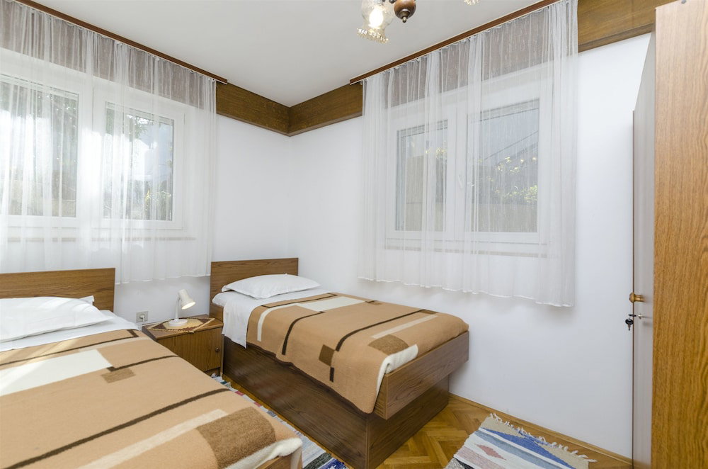 Hotel Apartments Karmela