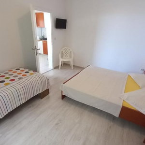 Hotel Berti Sun & Sea Apartments cazare Hvar
