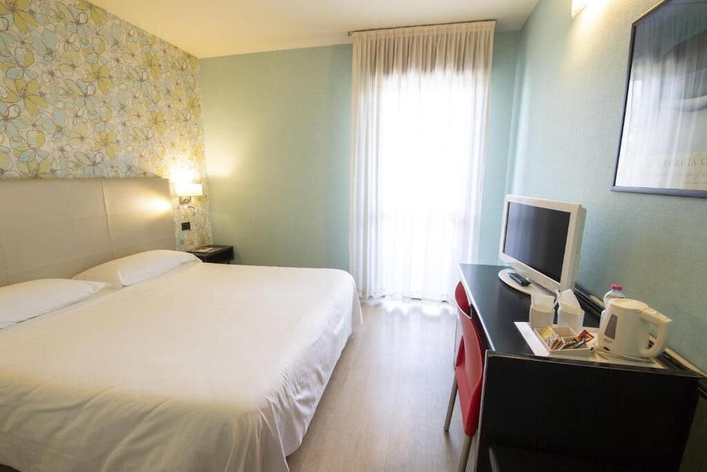 Hotel Parigi 2
