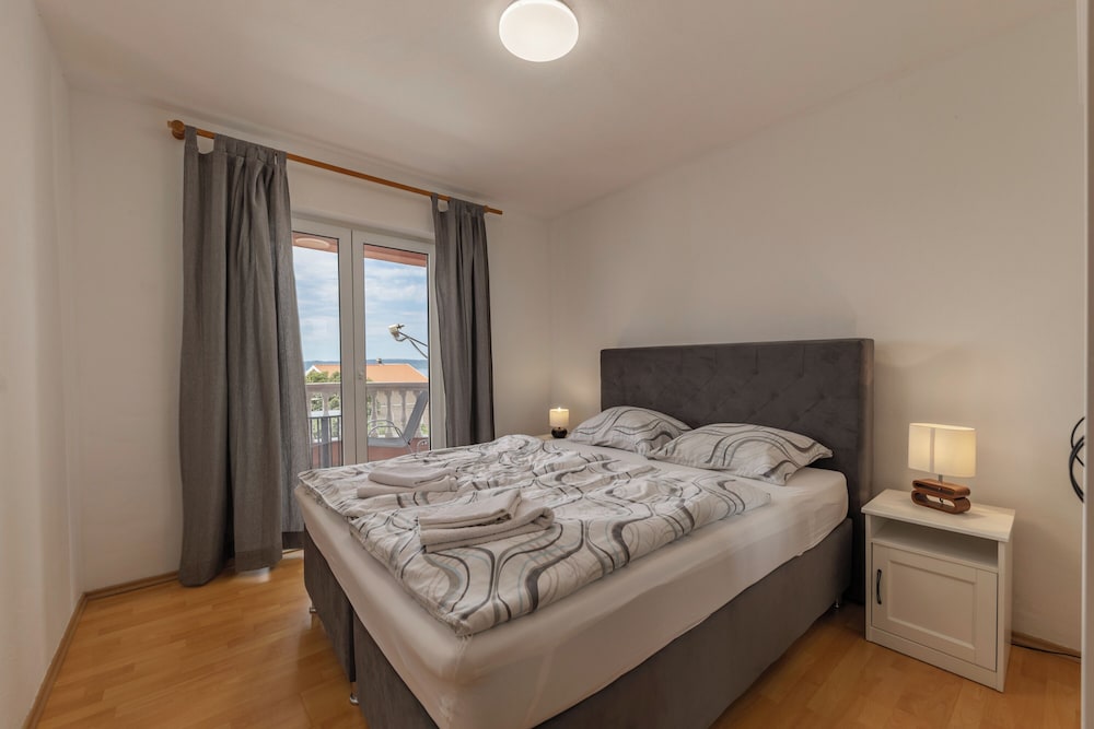 Hotel Pool Apartments Novi Vinodolski
