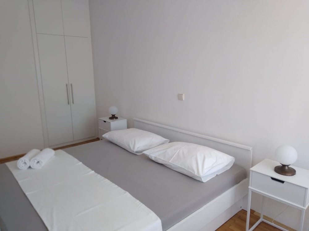 Hotel Apartments And Rooms Ref