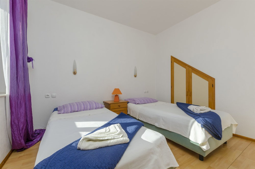Hotel Apartments And Rooms Lea