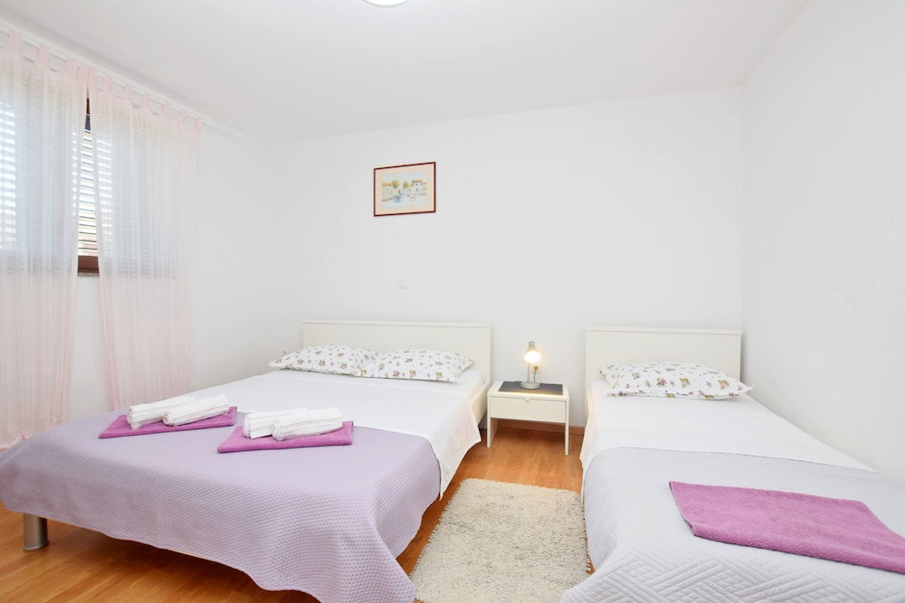 Hotel Apartment Maja