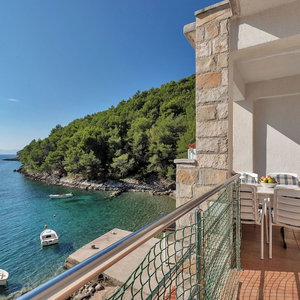 Hotel Apartments Robinzon Nikola cazare Sucuraj