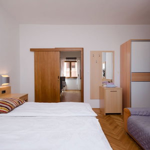 Hotel Apartments Mirjana B cazare Lopar