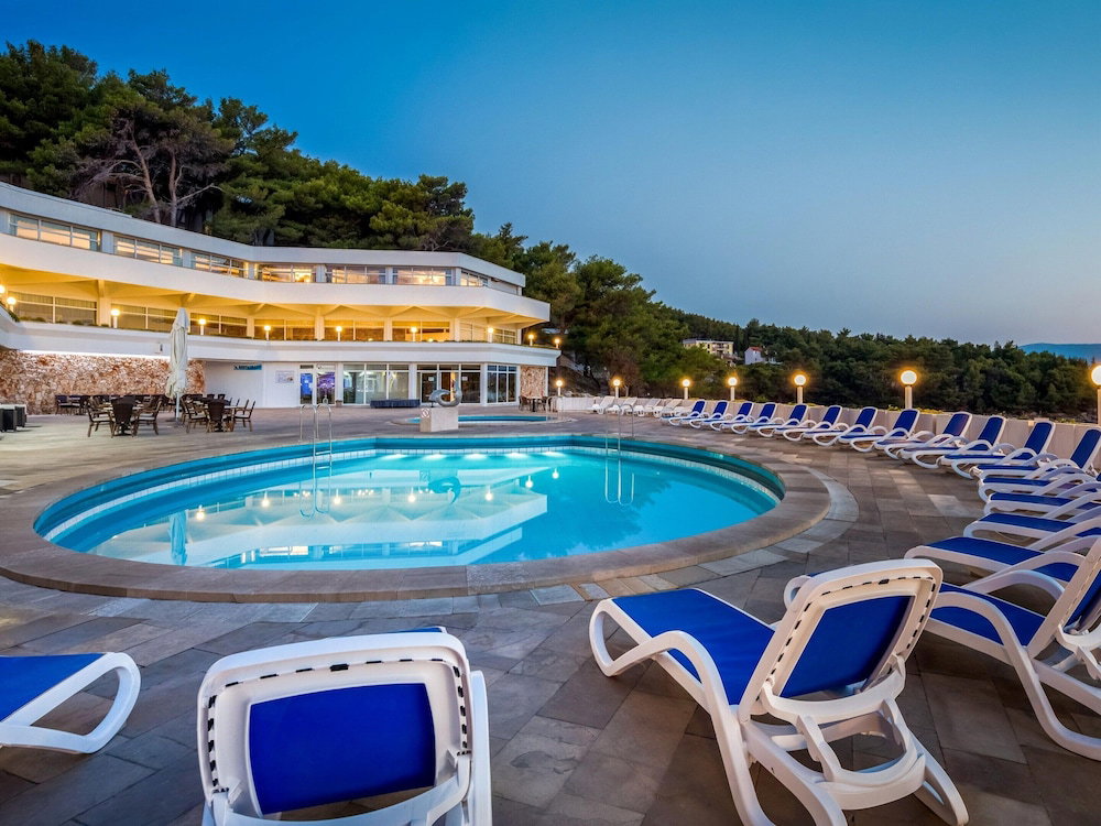 Hotel Elegant Resort Stay For 4 In Jelsa